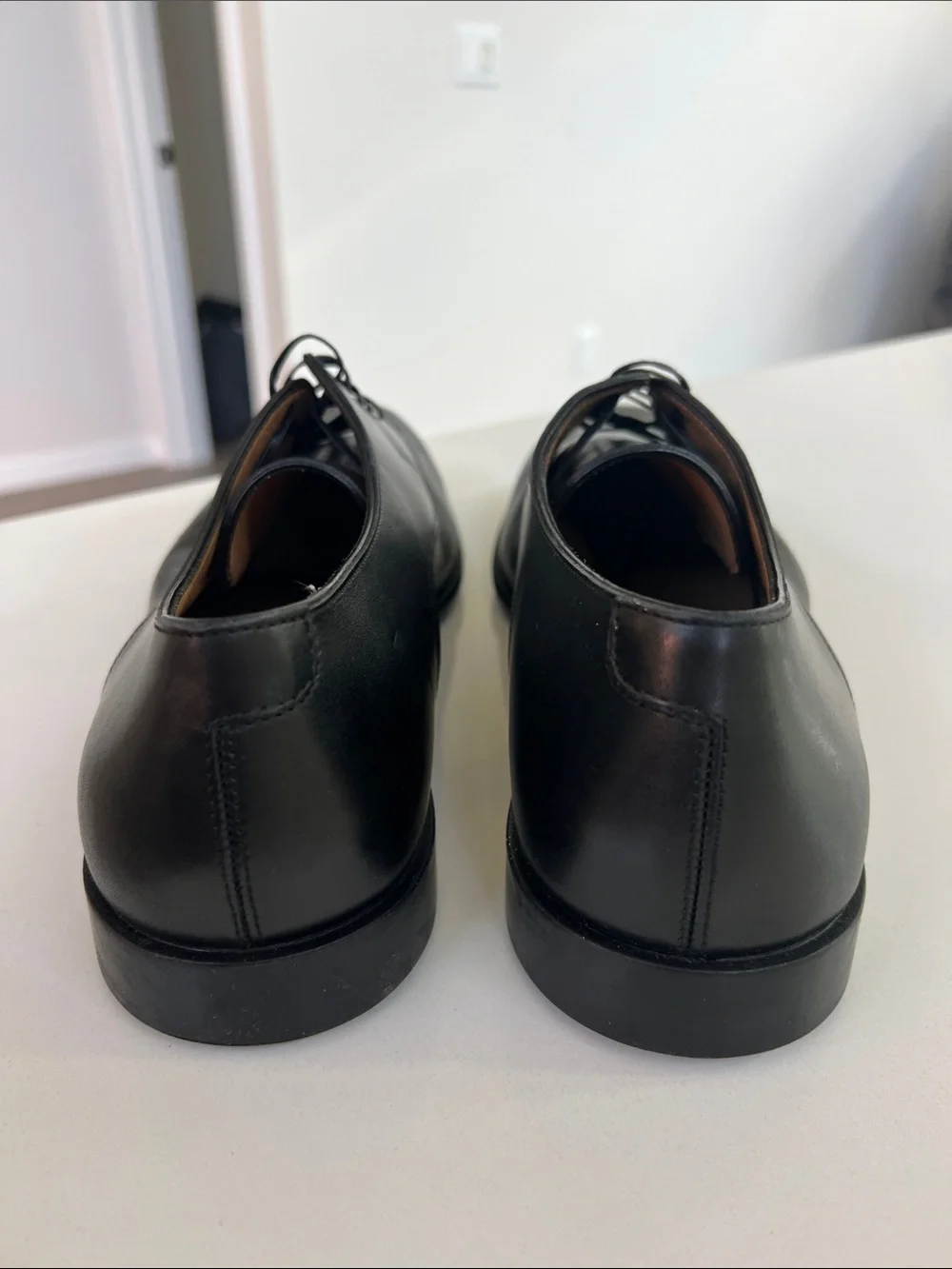Ferragamo black leather derby dress shoes men’s size 10